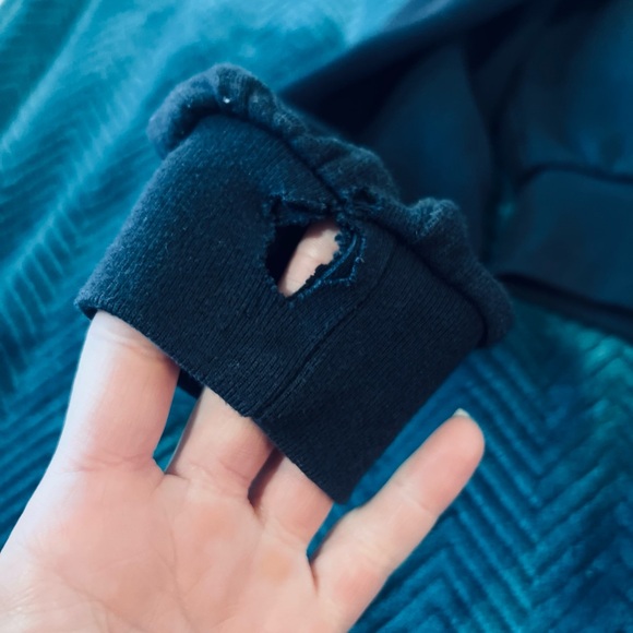 Levi's Y2K Black Cropped Long Sleeved Hoodie Witchy Goth Distressed - Picture 4 of 5